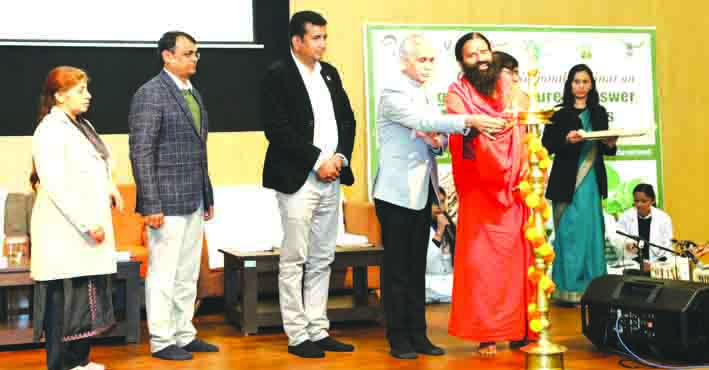 शुभारम्भ करते हुए शुभारम्भ करते हुए