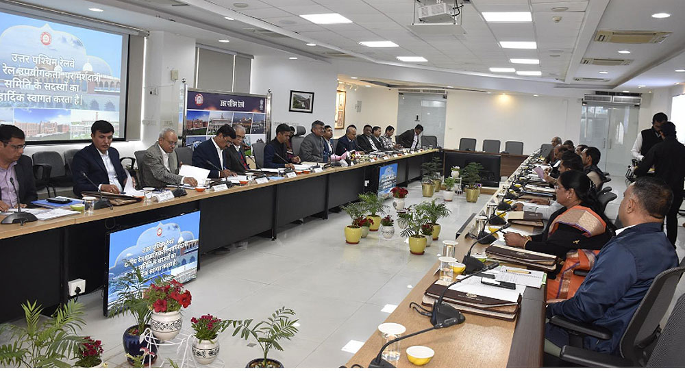 उत्तर पश्चिम रेलवे पर आधारभूत ढांचे को मजबूत बनाने के लिये पूर्ण क्षमता के साथ कार्य कर रहे : जीएम अमिताभ