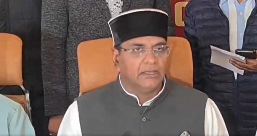 मीडिया से बातचीत करते हुए मंत्री विश्वास कैलाश सारंग मीडिया से बातचीत करते हुए मंत्री विश्वास कैलाश सारंग