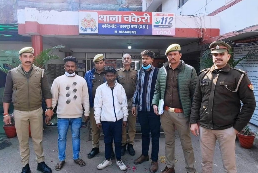 पुलिस की गिरफ्त में तीनों आरोपित