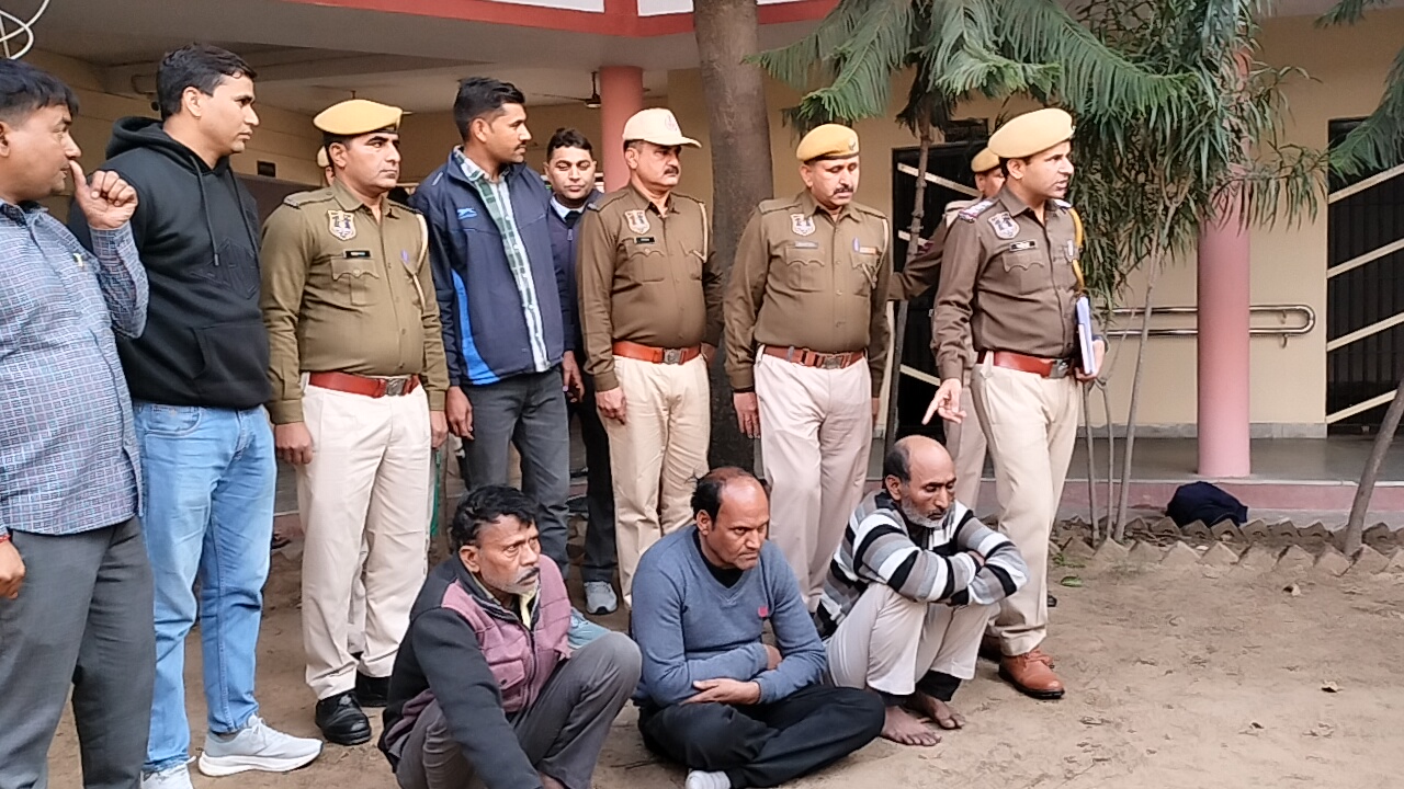 लूट और महिला की हत्या करने वाले पांच आरोपित चढ़े पुलिस के हत्थे लूट और महिला की हत्या करने वाले पांच आरोपित चढ़े पुलिस के हत्थे