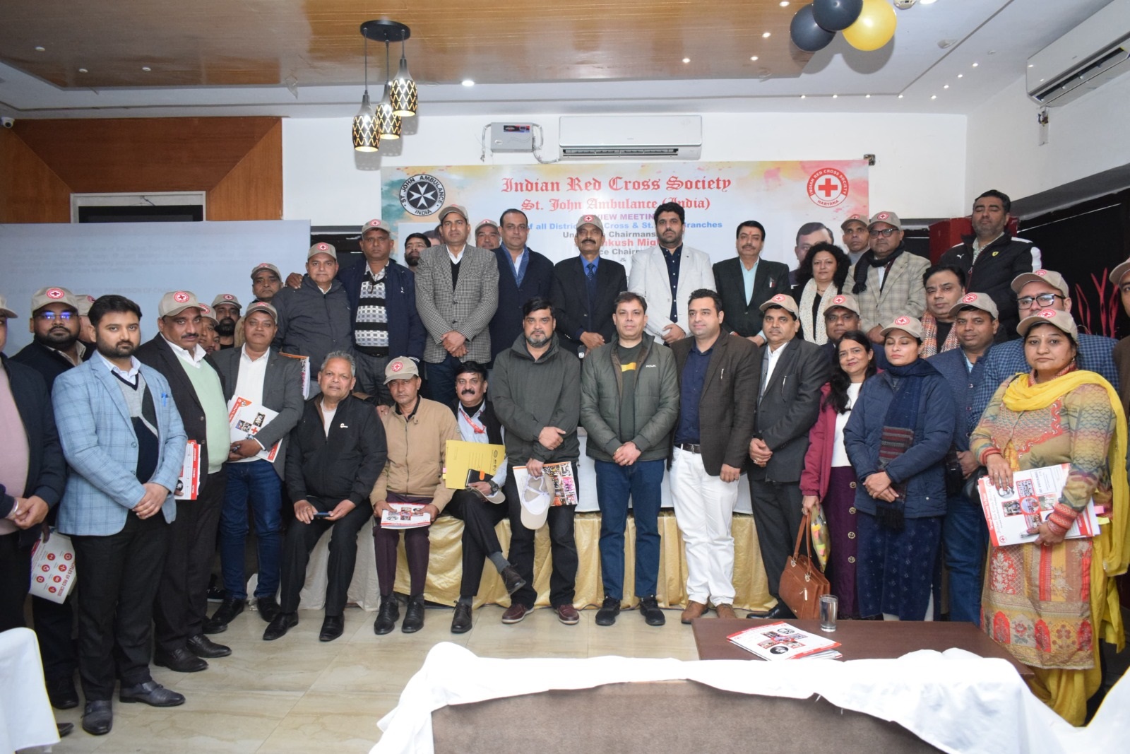फाेटाे-1: भारतीय रेडक्रास हरियाणा शाखा के राज्य महासचिव डॉ. मुकेश अग्रवाल ने जिला सचिवों की बैठक के बाद सचिवाें के साथ सामूहिक चित्र में। फाेटाे-1: भारतीय रेडक्रास हरियाणा शाखा के राज्य महासचिव डॉ. मुकेश अग्रवाल ने जिला सचिवों की बैठक के बाद सचिवाें के साथ सामूहिक चित्र में।