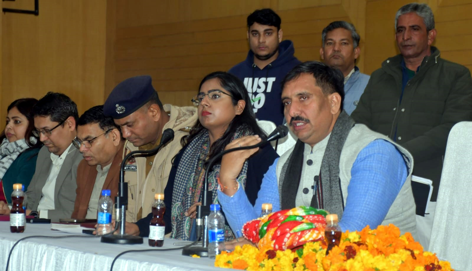 हरियाणा राज्य सफाई कर्मचारी आयोग के अध्यक्ष इंजीनियर कृष्ण कुमार कर्मचारियों से रूबरू होते हुए हरियाणा राज्य सफाई कर्मचारी आयोग के अध्यक्ष इंजीनियर कृष्ण कुमार कर्मचारियों से रूबरू होते हुए