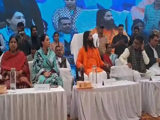 कार्यक्रम में बैठे अतिथि। कार्यक्रम में बैठे अतिथि।