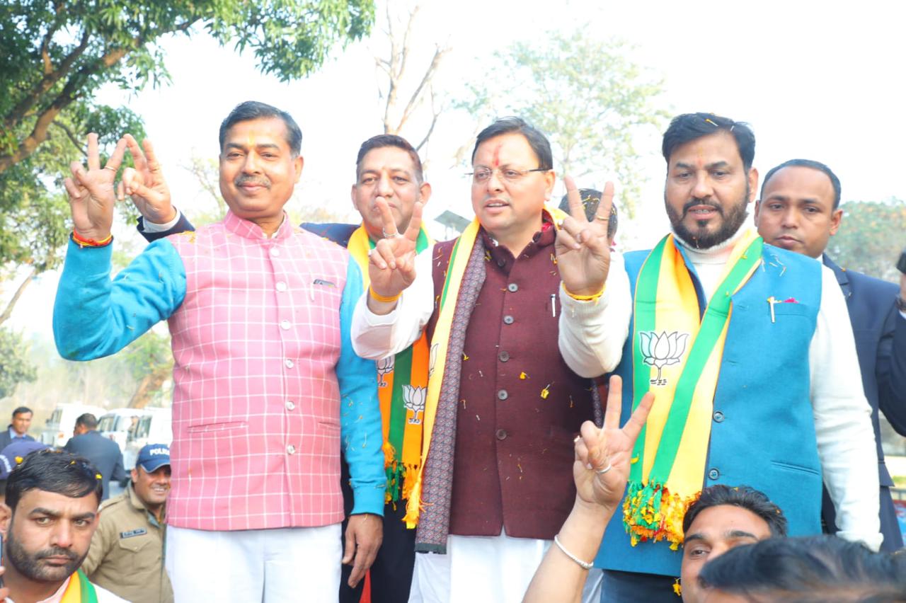 शिवालिक नगर में मुख्यमंत्री का रोड शो शिवालिक नगर में मुख्यमंत्री का रोड शो
