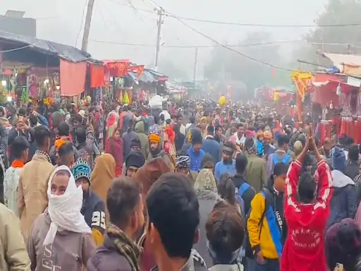 मेले में उमड़े श्रद्धालु। मेले में उमड़े श्रद्धालु।