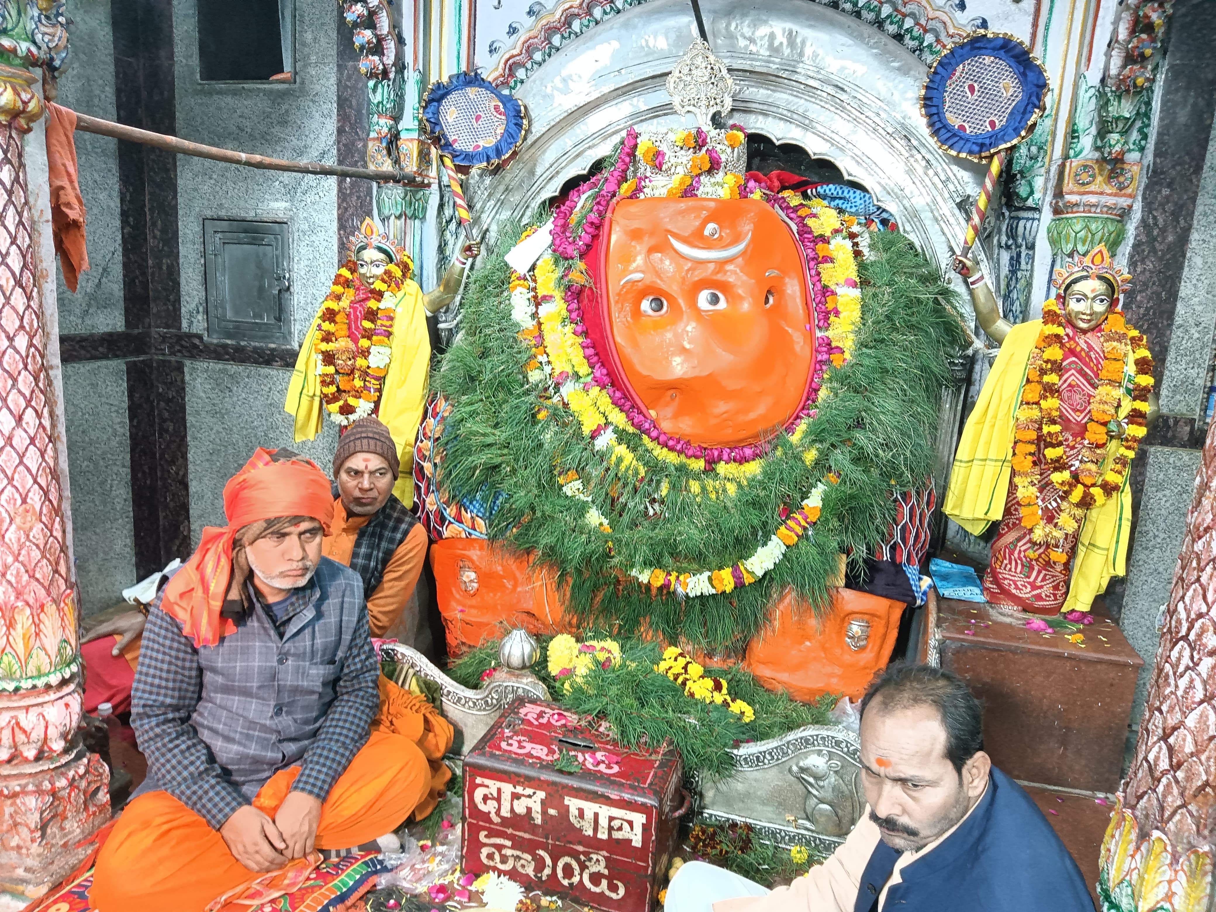 माघ चतुर्थी पर बड़ा गणेश के दरबार में दर्शन के लिए कतारबद्ध श्रद्धालु: फोटो बच्चा गुप्ता