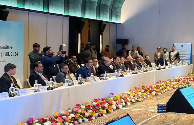 वक्फ संशोधन विधेयक की बैठक में प्रतिनिधिगण वक्फ संशोधन विधेयक की बैठक में प्रतिनिधिगण
