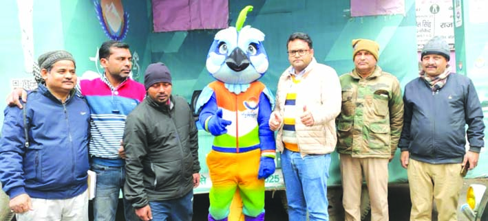 शुभांकर को रवाना करते हुए शुभांकर को रवाना करते हुए