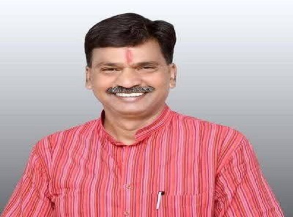 सीतापुर से सांसद राकेश राठौर की फाइल फोटो सीतापुर से सांसद राकेश राठौर की फाइल फोटो