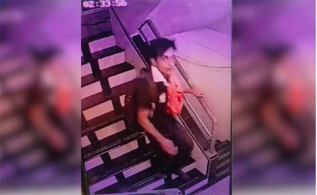 सैफ अली खान के हमलावर की सीसीटीवी में कैद तस्वीर