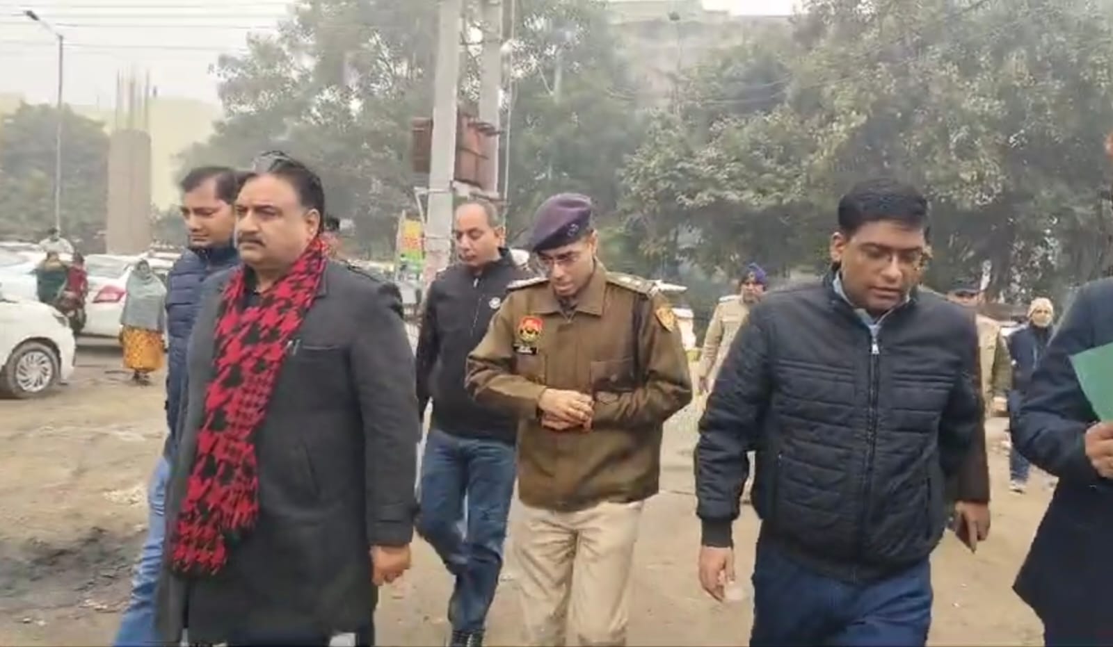 निरीक्षण करते हुए डा. कृष्ण मिड्ढा। निरीक्षण करते हुए डा. कृष्ण मिड्ढा।