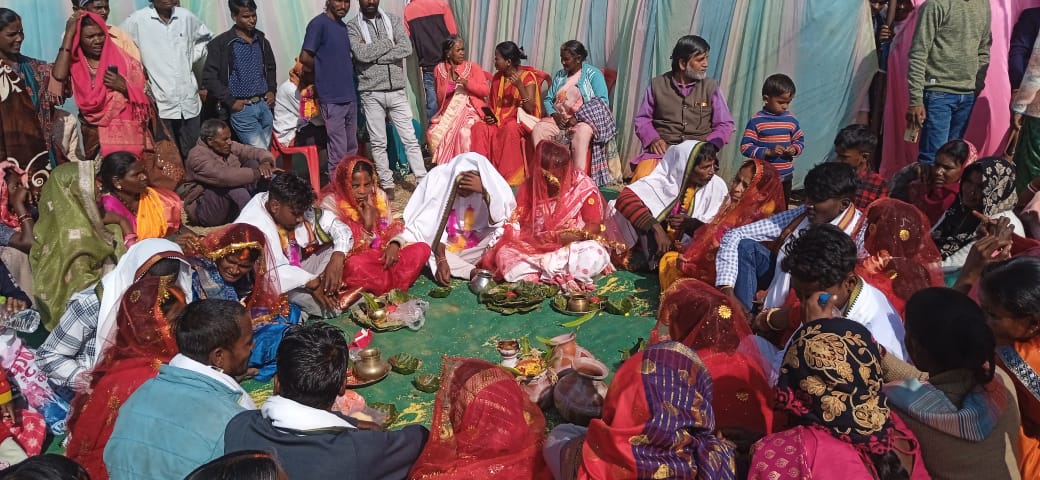 मौके पर मौजूद लोग मौके पर मौजूद लोग