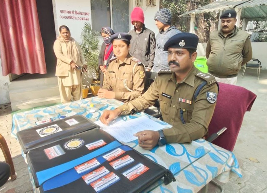 गिरफ्तार ठग गिरोह के सदस्य गिरफ्तार ठग गिरोह के सदस्य