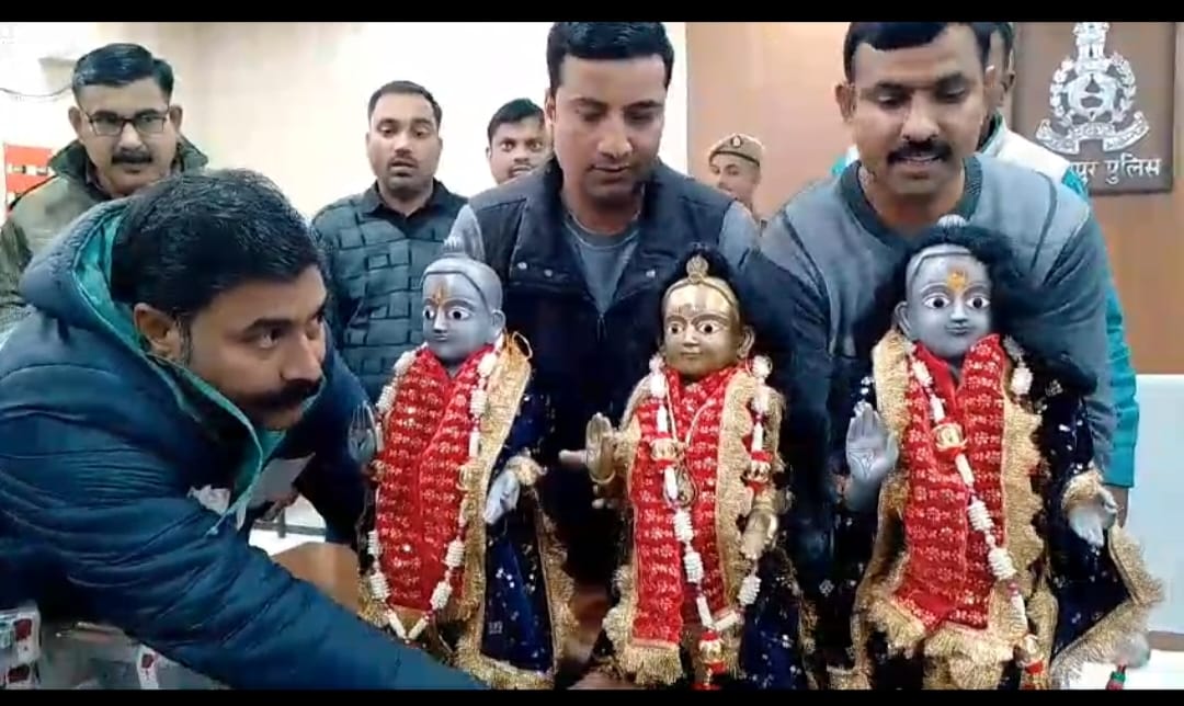 जब पुजारी बना चोर, 30 करोड़ की मूर्ति चोरी का पर्दाफाश, चार गिरफ्तार जब पुजारी बना चोर, 30 करोड़ की मूर्ति चोरी का पर्दाफाश, चार गिरफ्तार