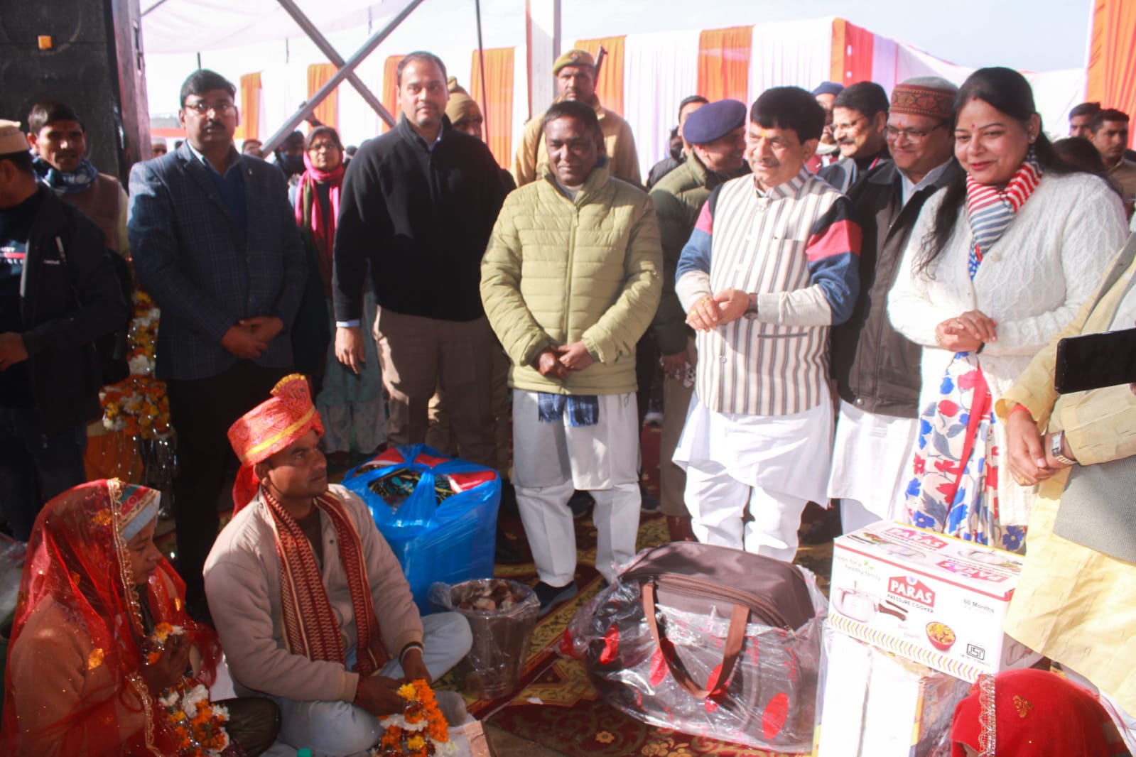 मुरादाबाद में मुख्यमंत्री सामूहिक विवाह कार्यक्रम में पहुंचे उप्र सरकार में नव विवाहित जोड़ों को आशीर्वाद देते व्यावसायिक शिक्षा एवं कौशल विकास मंत्री कपिल देव अग्रवाल व अन्य जनप्रतिनिधि मुरादाबाद में मुख्यमंत्री सामूहिक विवाह कार्यक्रम में पहुंचे उप्र सरकार में नव विवाहित जोड़ों को आशीर्वाद देते व्यावसायिक शिक्षा एवं कौशल विकास मंत्री कपिल देव अग्रवाल व अन्य जनप्रतिनिधि
