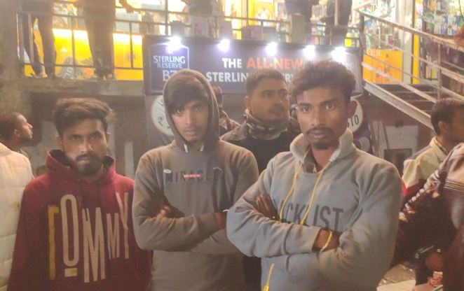 भारी मात्रा में गांजे के से साथ तीन युवक गिरफ्तार भारी मात्रा में गांजे के से साथ तीन युवक गिरफ्तार