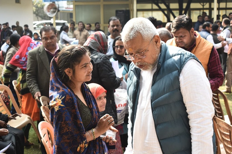 मंत्री तोमर ने 366 हितग्राहियों को वितरित किए प्रमाण-पत्र मंत्री तोमर ने 366 हितग्राहियों को वितरित किए प्रमाण-पत्र