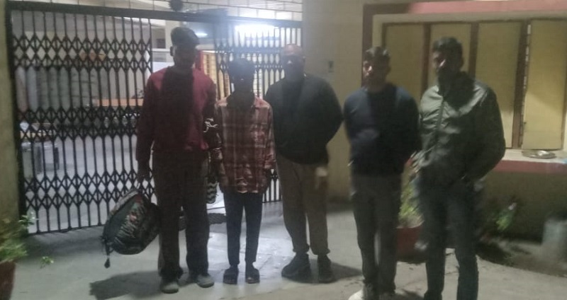 उज्जैन पुलिस की सजगता से नागपुर लूट कांड के आरोपी गिरफ्तार उज्जैन पुलिस की सजगता से नागपुर लूट कांड के आरोपी गिरफ्तार