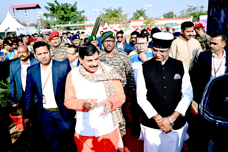 मुख्यमंत्री डॉ.मोहन यादव फिट इंडिया रन विथ इंडियन आर्मी की भोपाल में हुई आर्मी मैराथन में शामिल हुए मुख्यमंत्री डॉ.मोहन यादव फिट इंडिया रन विथ इंडियन आर्मी की भोपाल में हुई आर्मी मैराथन में शामिल हुए