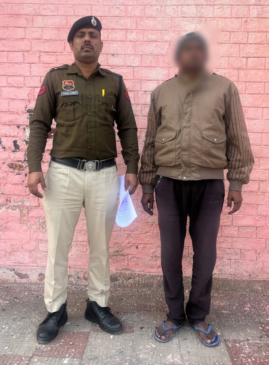 छात्रा से साइबर फ्रॉड के जरिए ₹300000 ठगने के मामले में आरोपी पुलिस की हिरासत में छात्रा से साइबर फ्रॉड के जरिए ₹300000 ठगने के मामले में आरोपी पुलिस की हिरासत में