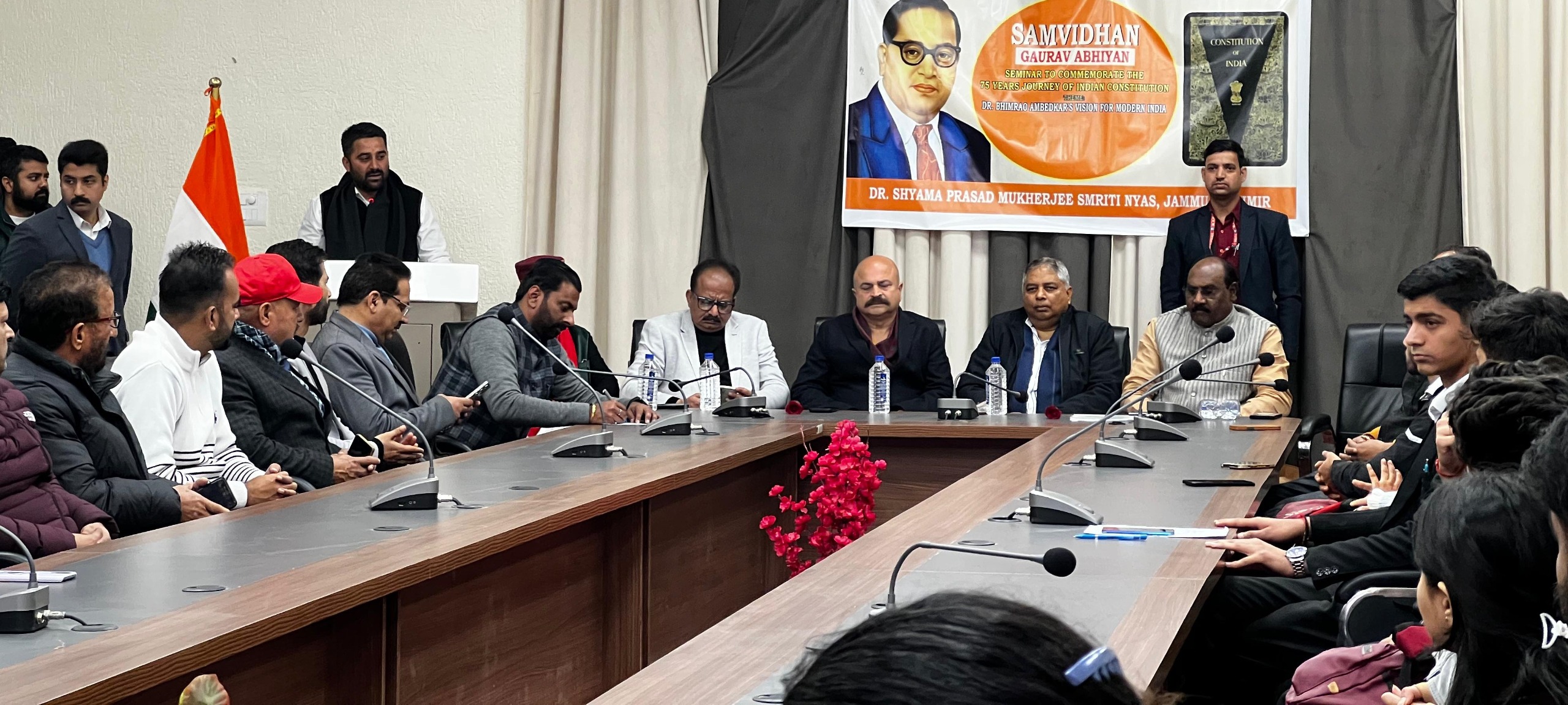 जीजीएम साइंस कालेज में भारतीय संविधान के 75 वर्ष पूरे होने पर संगोष्ठी आयोजित, डॉ. अंबेडकर के विजन पर प्रकाश डाला जीजीएम साइंस कालेज में भारतीय संविधान के 75 वर्ष पूरे होने पर संगोष्ठी आयोजित, डॉ. अंबेडकर के विजन पर प्रकाश डाला