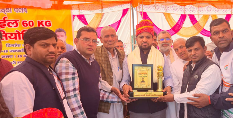 20 Snp-2,2A  सोनीपत: नेशनल स्टाइल कबड्डी में विजेता चिरस्मी         टीम के साथ विधायक देवेंद्र कादियान