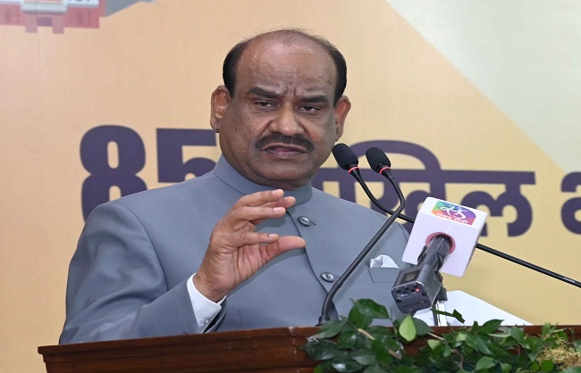 ओम बिरला अखिल भारतीय पीठासीन अधिकारियों के सम्मेलन को संबोधित करते ओम बिरला अखिल भारतीय पीठासीन अधिकारियों के सम्मेलन को संबोधित करते