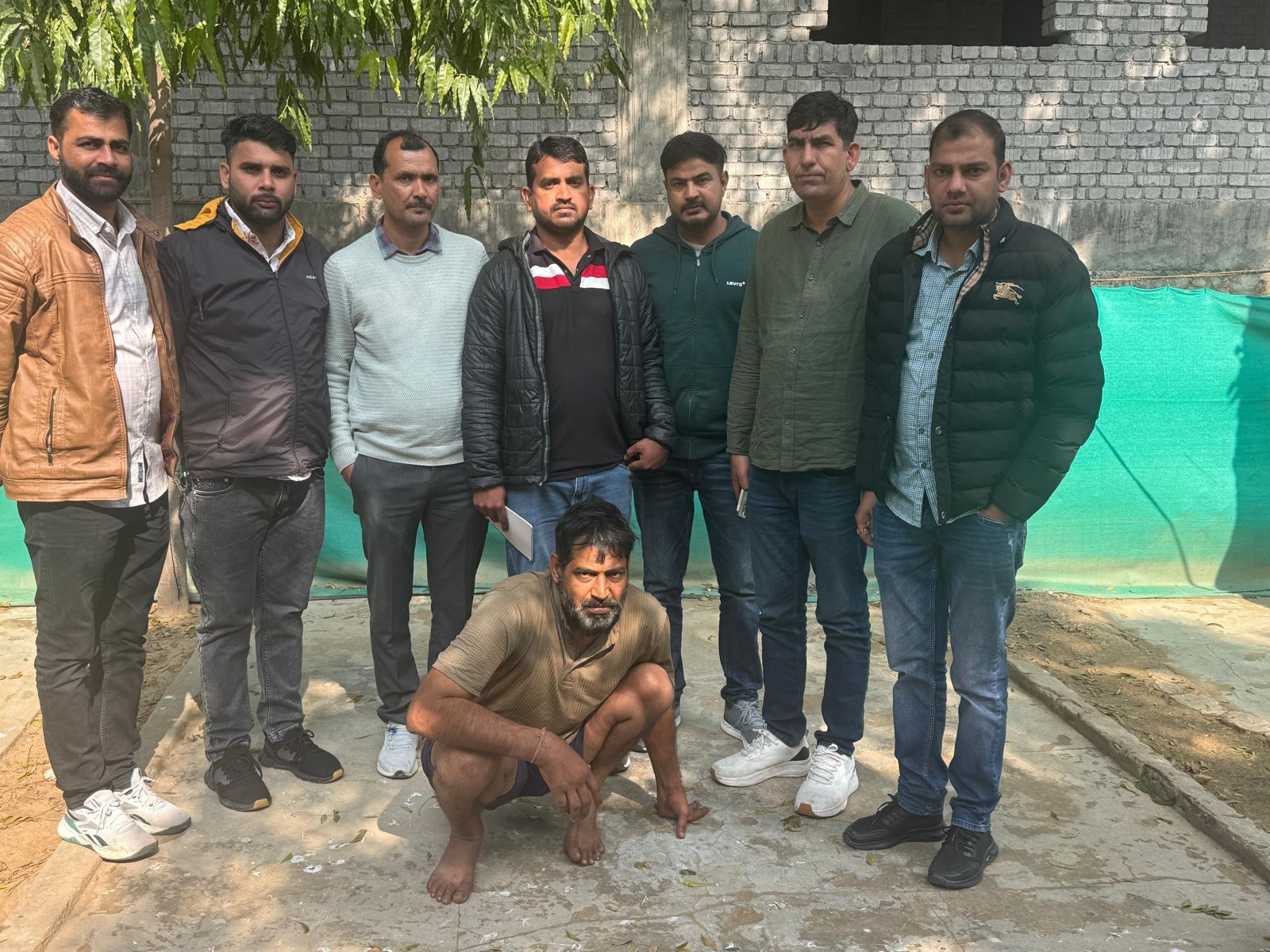 एंटी गैंगस्टर टास्क फोर्स पुलिस ने पकडा 204 किलो गांजे से भरा ट्रक कंटेनर