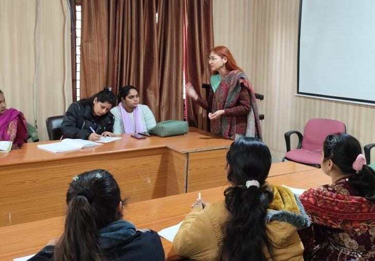 जेयू में स्कूल इंटर्नशिप, शोध प्रबंध और परियोजना कार्य पर व्याख्यान जेयू में स्कूल इंटर्नशिप, शोध प्रबंध और परियोजना कार्य पर व्याख्यान