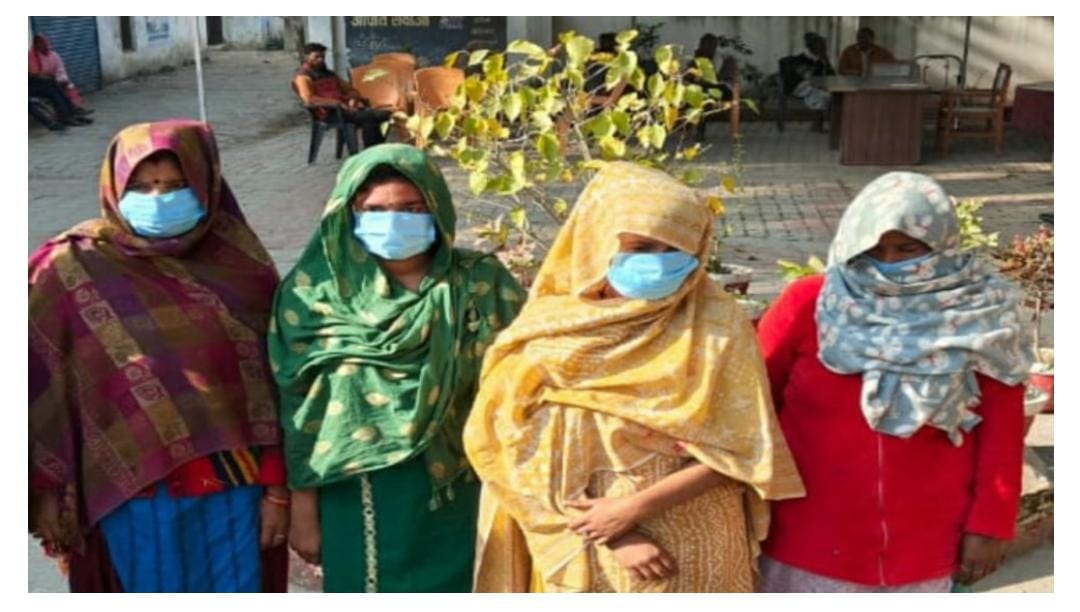 चलती बस में महिला यात्रियों से चेन छीनने वाली महिला गिरोह गिरफ्तार चलती बस में महिला यात्रियों से चेन छीनने वाली महिला गिरोह गिरफ्तार