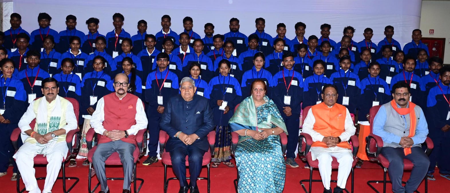 उपराष्ट्रपति जगदीप धनखड़ रायपुर में एनआईटी, आईआईटी और आईआईएम के विद्यार्थियों को सम्बोधित करते हुए