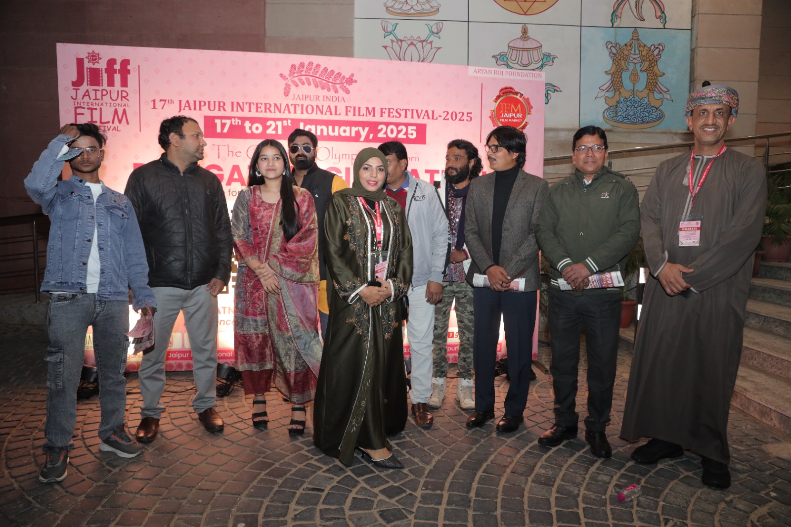 इंटरनेशनल फिल्म फेस्टिवल: डीडीएलजे की स्क्रीनिंग में उमड़े दर्शकों के सैलाब इंटरनेशनल फिल्म फेस्टिवल: डीडीएलजे की स्क्रीनिंग में उमड़े दर्शकों के सैलाब