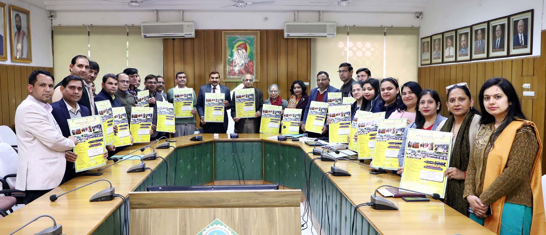 विज्ञान उत्सव का ब्रोशर लॉंच करते कुलपति प्रो. नरसी राम बिश्नोई। विज्ञान उत्सव का ब्रोशर लॉंच करते कुलपति प्रो. नरसी राम बिश्नोई।