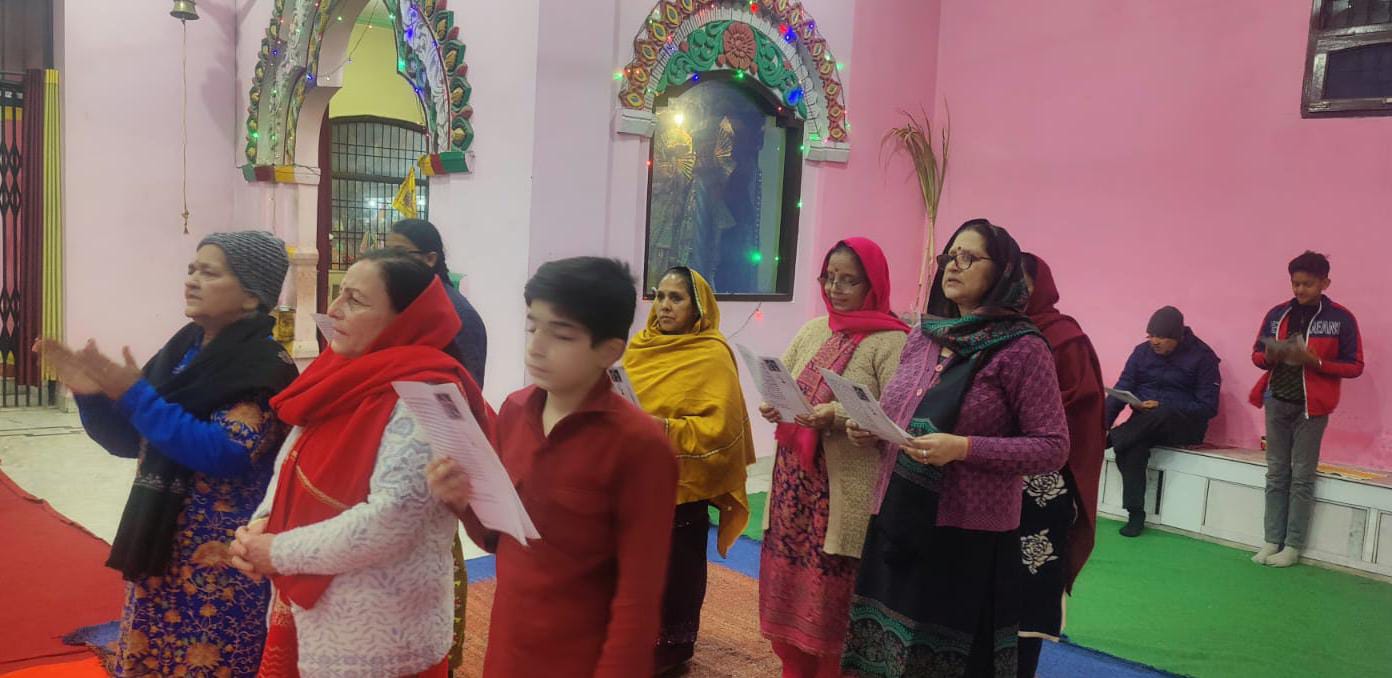 युवाओं को भारतीय संस्कृति से जोड़ने के लिए सामूहिक श्रीराम स्तुति एवं हनुमान चालीसा पाठ युवाओं को भारतीय संस्कृति से जोड़ने के लिए सामूहिक श्रीराम स्तुति एवं हनुमान चालीसा पाठ