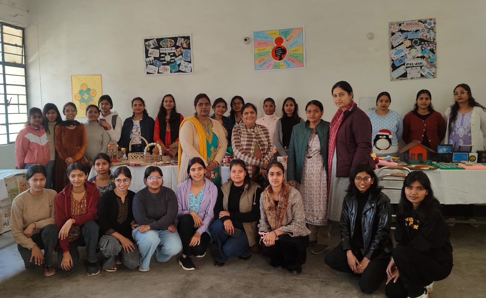 कार्यक्रम के दौरान लिया गया ग्रुप फोटो कार्यक्रम के दौरान लिया गया ग्रुप फोटो