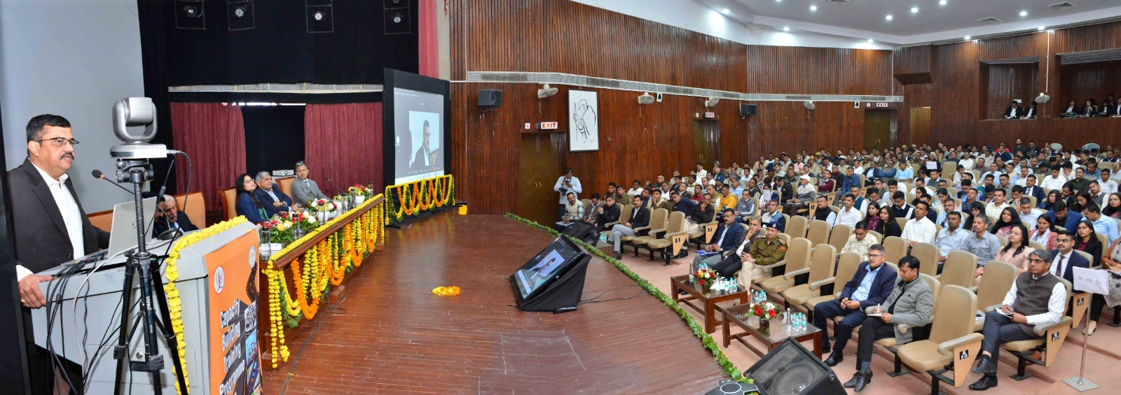 यातायात अधिनियमों की पालना में सख्ती से आएगी सड़क दुर्घटनाओं में कमी:एडीजी ट्रैफिक पालीवाल यातायात अधिनियमों की पालना में सख्ती से आएगी सड़क दुर्घटनाओं में कमी:एडीजी ट्रैफिक पालीवाल