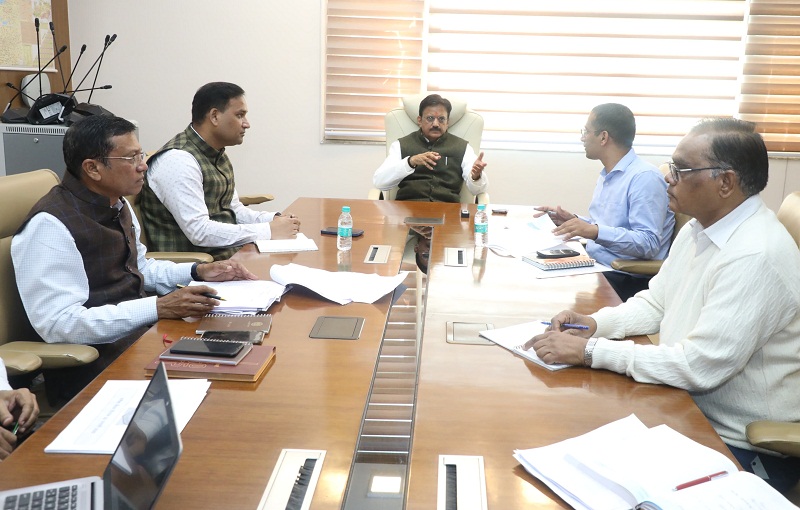 उप मुख्यमंत्री ने की स्वास्थ्य अधोसंरचना विकास कार्यों की वृहद समीक्षा उप मुख्यमंत्री ने की स्वास्थ्य अधोसंरचना विकास कार्यों की वृहद समीक्षा