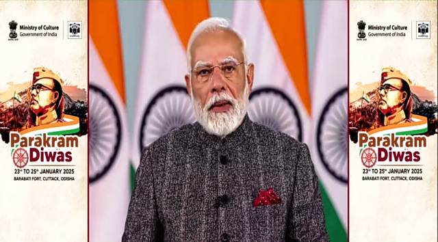 प्रधानमंत्री नरेन्द्र मोदी गुरुवार को पराक्रम दिवस पर आयोजित कार्यक्रम को वीडियो संदेश के माध्यम से संबोधित करते हुए प्रधानमंत्री नरेन्द्र मोदी गुरुवार को पराक्रम दिवस पर आयोजित कार्यक्रम को वीडियो संदेश के माध्यम से संबोधित करते हुए
