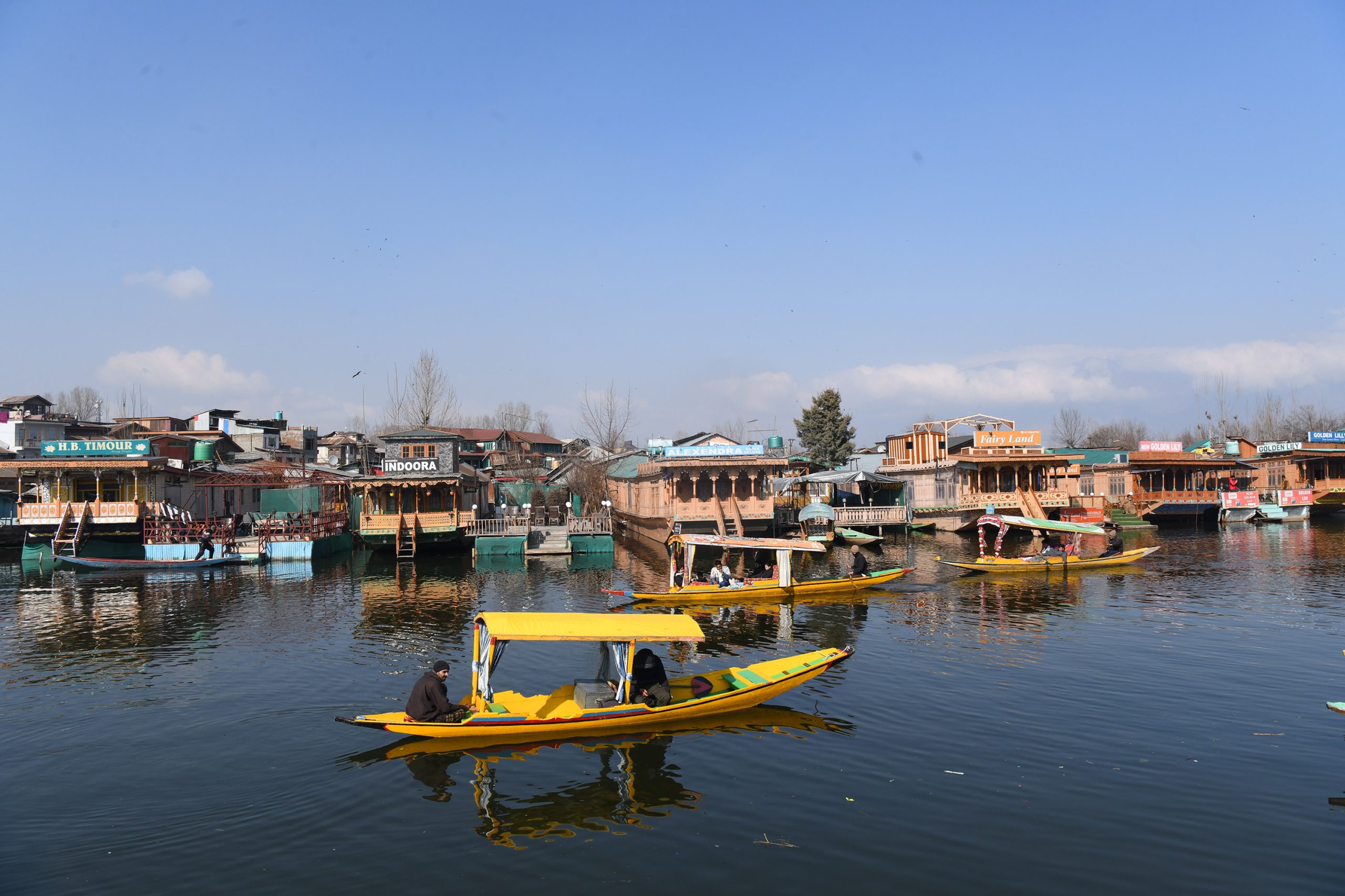 कश्मीर में फिर ठंड बढ़ी कश्मीर में फिर ठंड बढ़ी