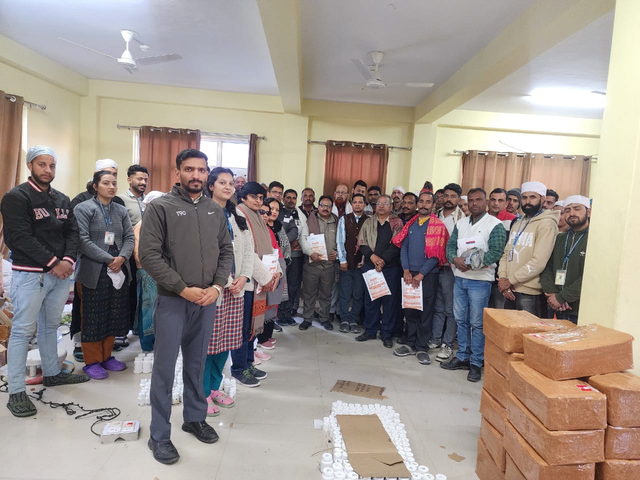 विजेता विद्यार्थी शिक्षकों के साथ। विजेता विद्यार्थी शिक्षकों के साथ।