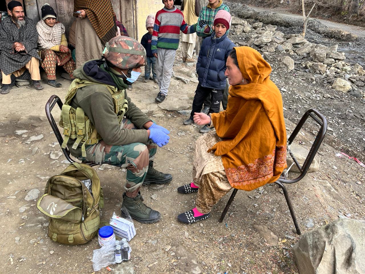 राजौरी में समुदायों के लिए चिकित्सा गश्ती का आयोजन किया राजौरी में समुदायों के लिए चिकित्सा गश्ती का आयोजन किया