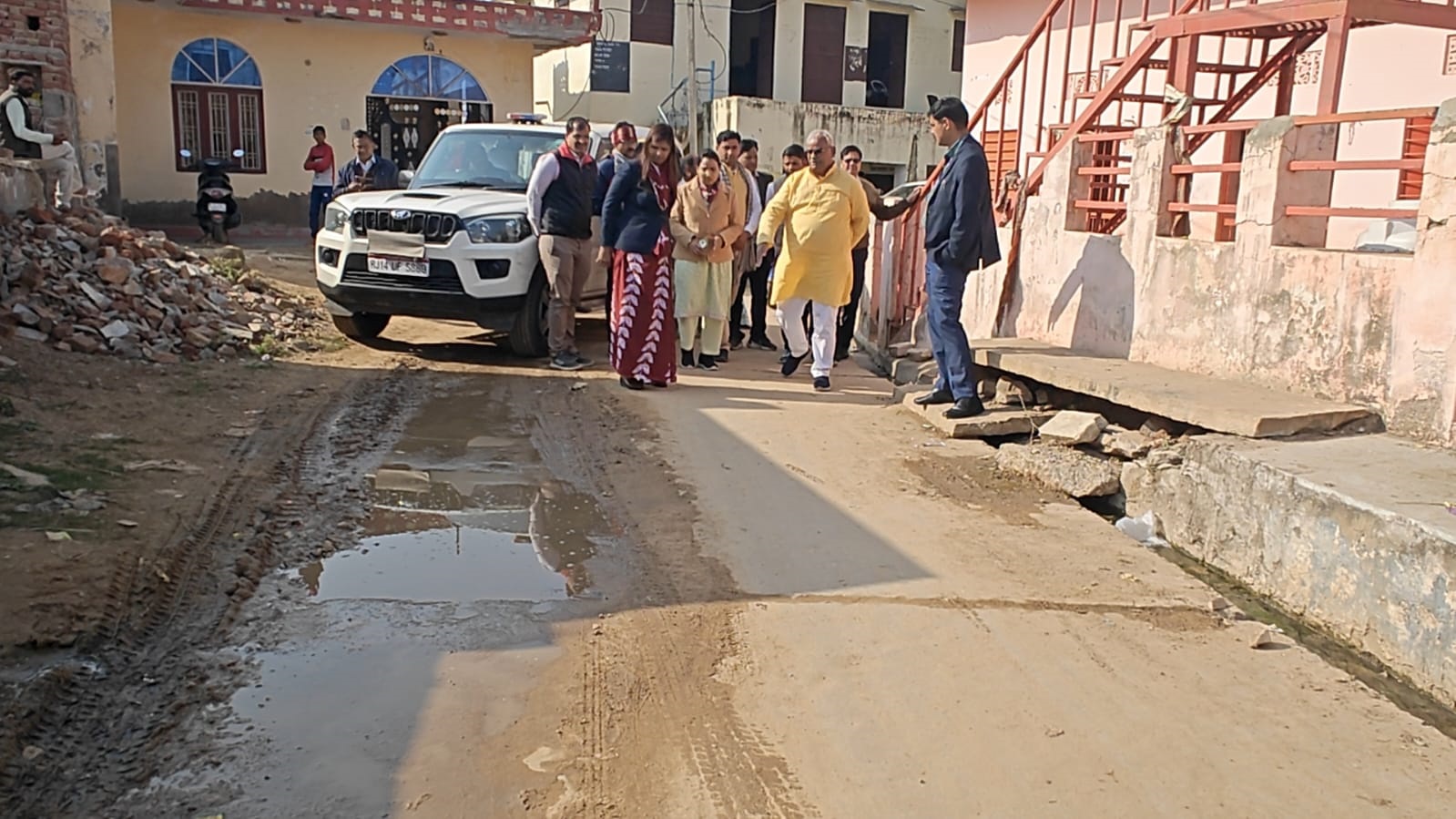 शिक्षा एवं पंचायत मंत्री ने पांच ग्राम पंचायतों का निरीक्षण किया शिक्षा एवं पंचायत मंत्री ने पांच ग्राम पंचायतों का निरीक्षण किया