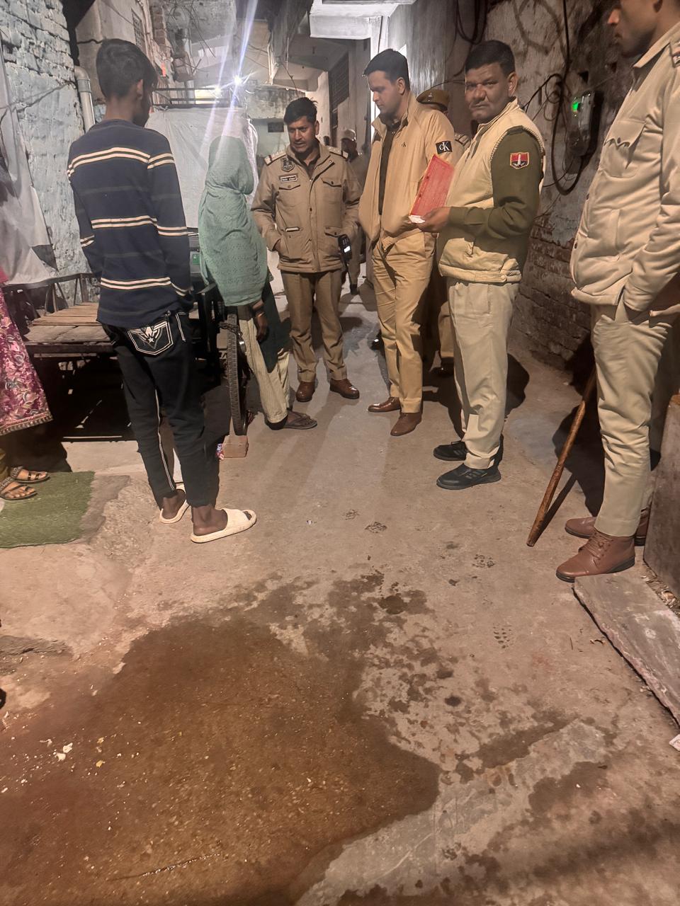 पुलिस कमिश्नरेट का छापामार अभियान: हार्डकोर एवं संदिग्ध बदमाशों के ठिकानों पर दी दबिश, सैकड़ों हिरासत में