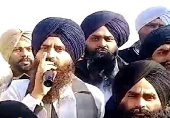 दल खालसा के नेता परमजीत सिंह मंड बाेलते हुए दल खालसा के नेता परमजीत सिंह मंड बाेलते हुए