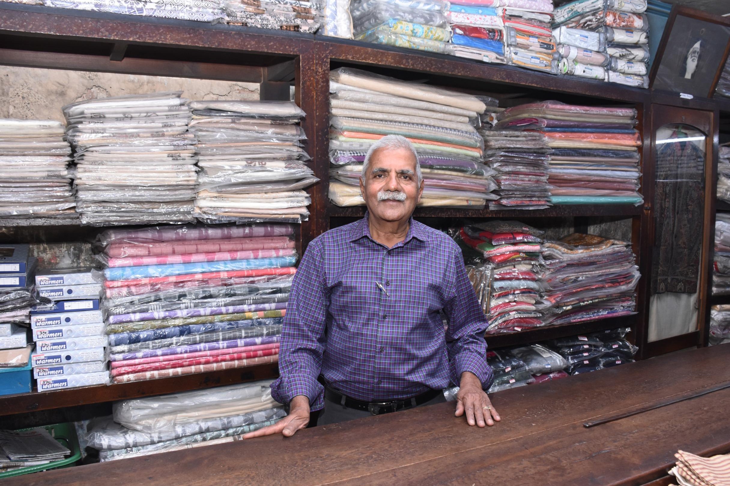 A shop in Vadodara, the profits from which were sent to Gandhiji for social service A shop in Vadodara, the profits from which were sent to Gandhiji for social service