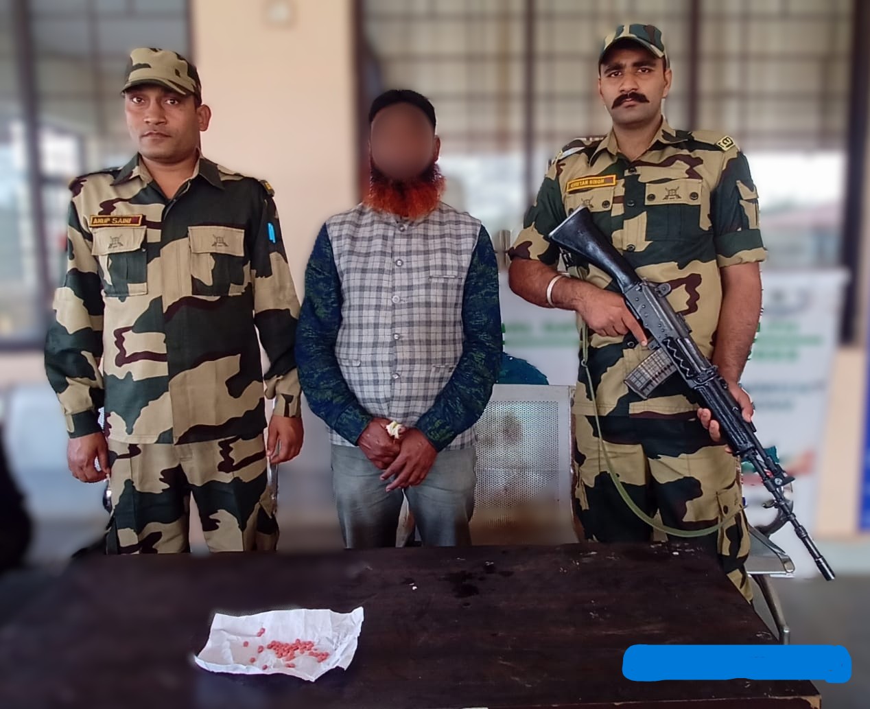 त्रिपुरा में बीएसएफ और पुलिस के संयुक्त अभियान में जब्त वस्तुओं की तस्वीर।