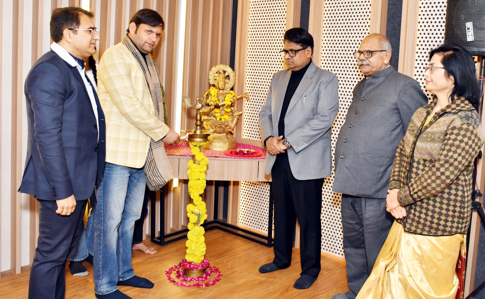 हरियाणा के खेल मंत्री गौरव गौतम ने दिलाई संविधान की प्रस्तावना की शपथ हरियाणा के खेल मंत्री गौरव गौतम ने दिलाई संविधान की प्रस्तावना की शपथ