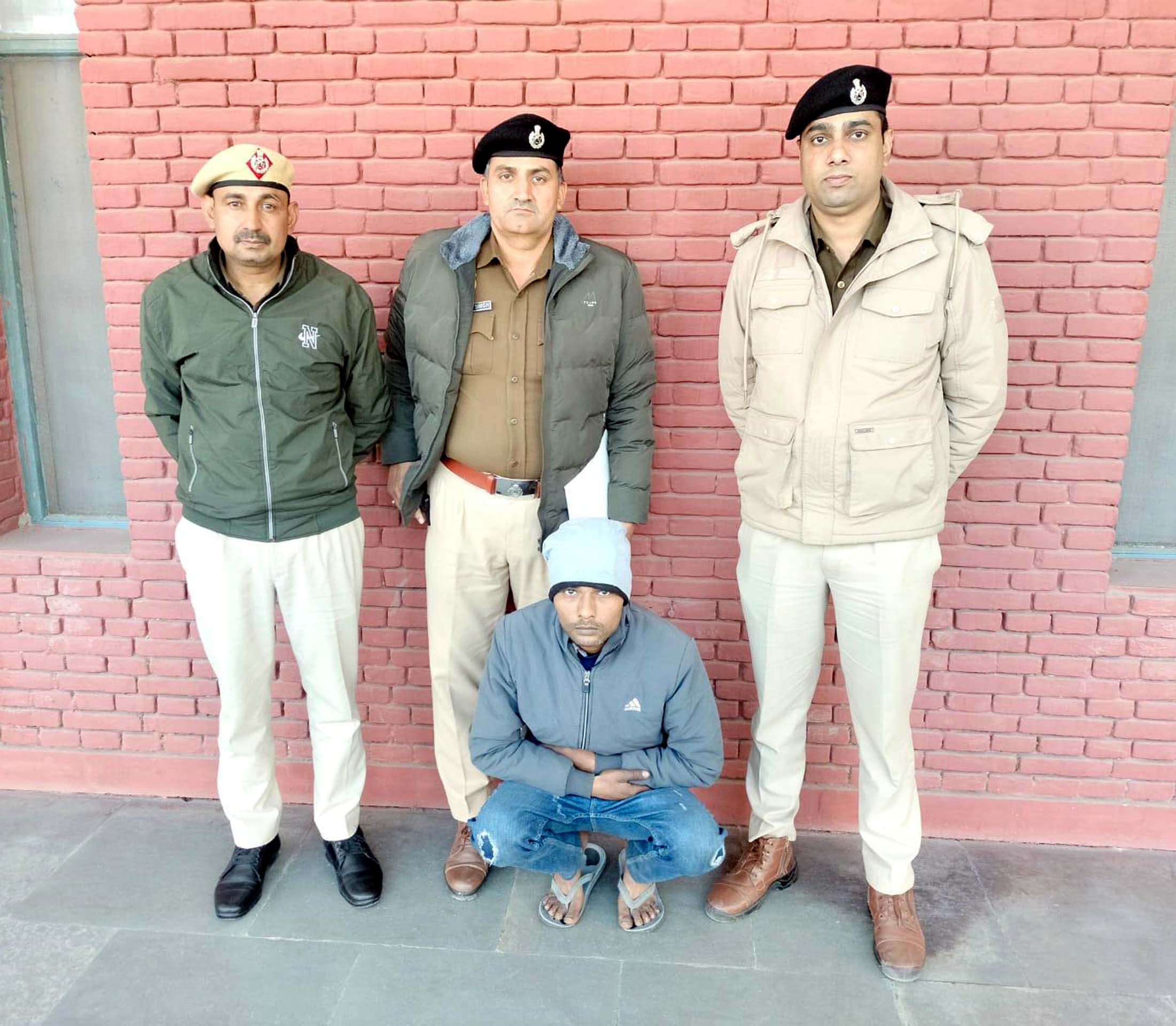 बाइक चोरी का आरोपित पुलिस गिरफ्त में। बाइक चोरी का आरोपित पुलिस गिरफ्त में।