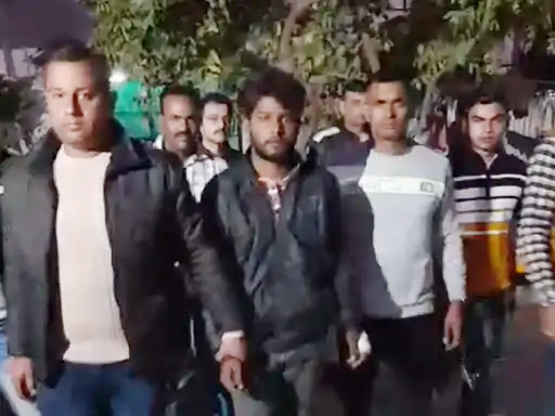 पुलिस की गिरफ्त में नाबालिग की हत्या करने वाला आरोपी पवन। पुलिस की गिरफ्त में नाबालिग की हत्या करने वाला आरोपी पवन।